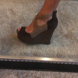 Jessica Simpson wedges